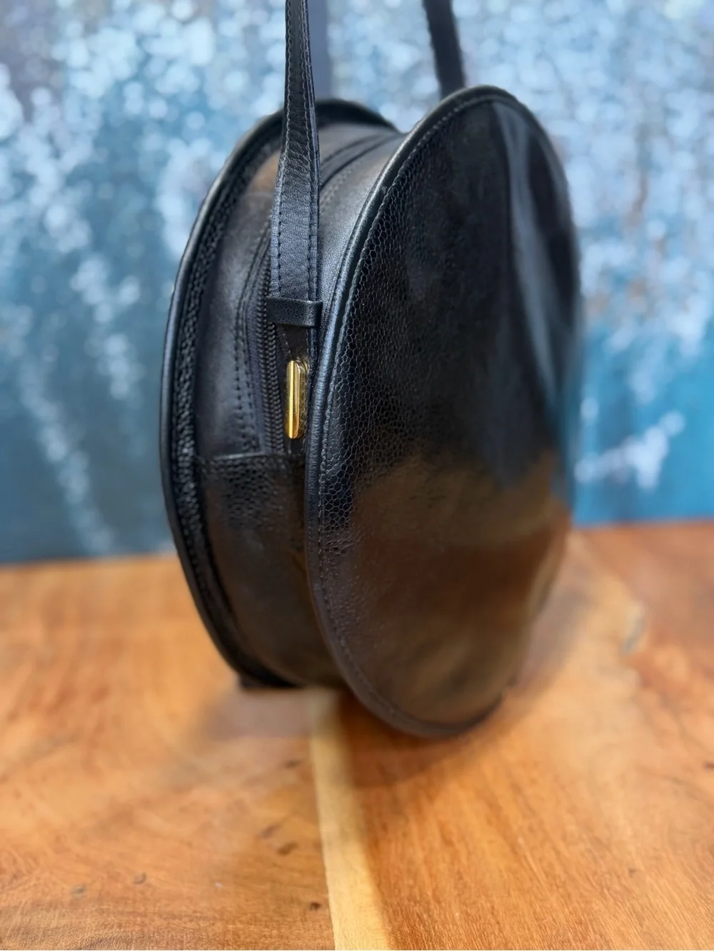 I Santi Milano 1980’s Rare Old Money Made in Italy Black Leather Canteen Bag
